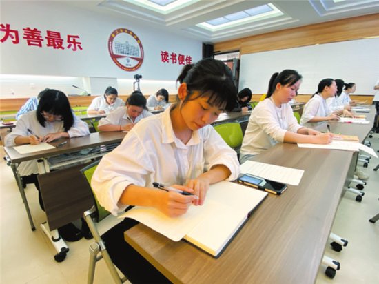 海口长彤学校举行汉语拼音拼读写比赛