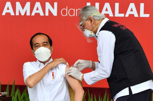 <em>印尼</em>总统佐科对<em>全国直播</em>接种<em>中国</em>新冠疫苗