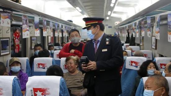 新华视点｜普速列车里的“中国温度”