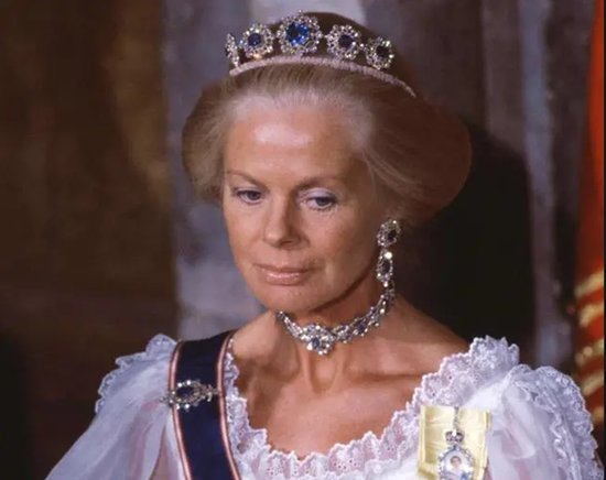 英女王弟媳家的<em>珠宝能</em>“照亮半个地球”，为何她穷得只能穿布裙