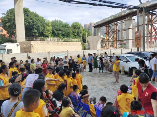 载歌载舞！长沙县百名学生为脑瘫儿童送祝福