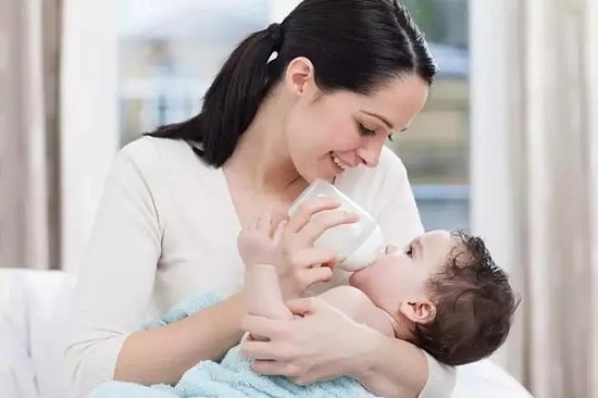 早产、低体重、乳糖不耐受……特殊宝宝的奶粉怎么选，要注意...