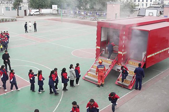 <em>涪陵</em>消防开展消防安全“开学第一课”活动