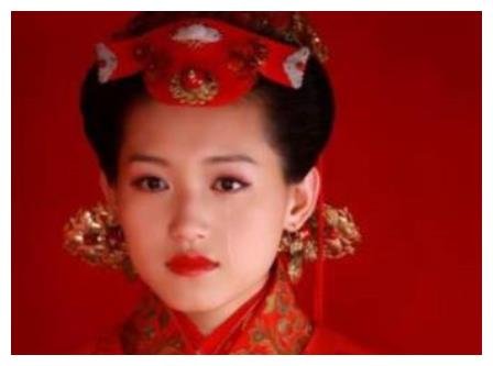 9位古装新娘, 赵丽颖美艳, 佟丽娅气质不俗, 却都输给不出名的她