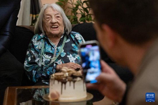 世界<em>最长寿</em>奥运冠军凯莱蒂庆祝103岁生日