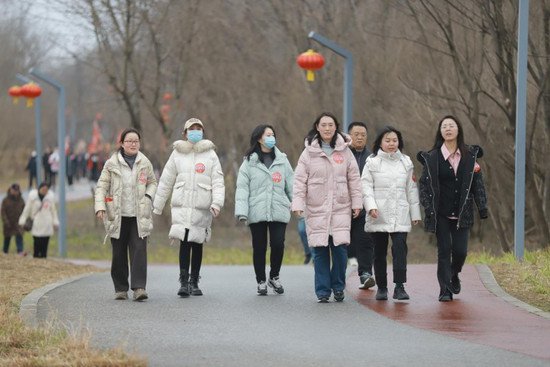 陕西汉中：千人迎新健步走 倡导“体育过年”新时尚