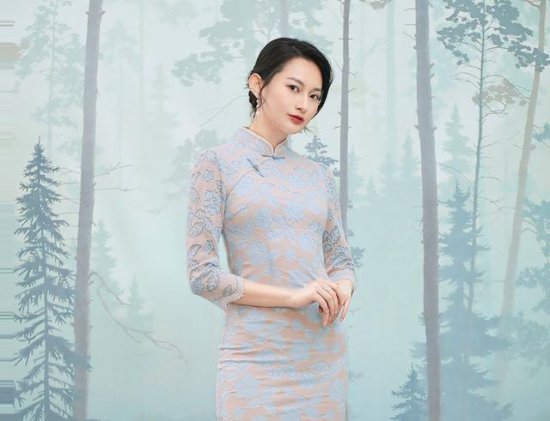 最近火了一种裙子叫“民国裙”，带着<em>中式的</em>典雅与现代的时髦...