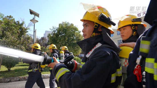 消防员是<em>怎样</em>炼成的丨<em>增强</em>训练实效 当好“安全卫士”