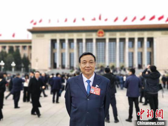 （两会访谈）全国人大代表王安维：用“china”讲好中国故事