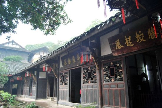400多年的夕佳山古民居，被誉为中国民间建筑"活化石"，游客：...