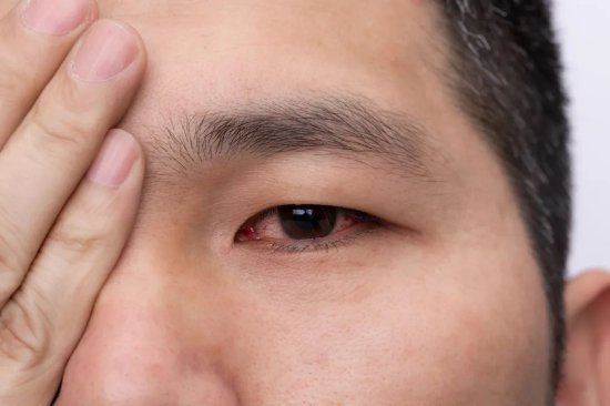 眼皮跳不是“灾祸”预示，是健康警报？