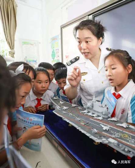 中国首位航母女操舵兵，有了新身份！