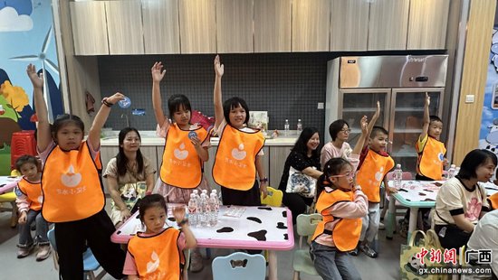 南宁开展亲子家庭探访节水型企业活动