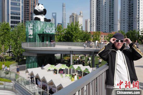 <em>上海</em>苏州河畔变身“熊猫乐园”