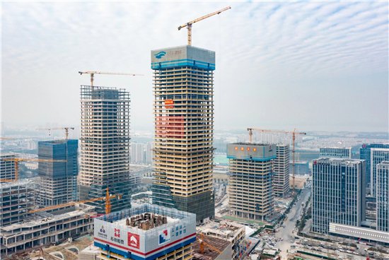苏州自贸商务中心东塔楼正式封顶 助力区域经济发展迈入快车道