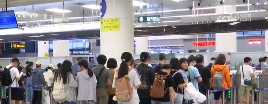 深圳口岸“五一”假期将迎双向客流高峰 多举措保障旅客顺利通关
