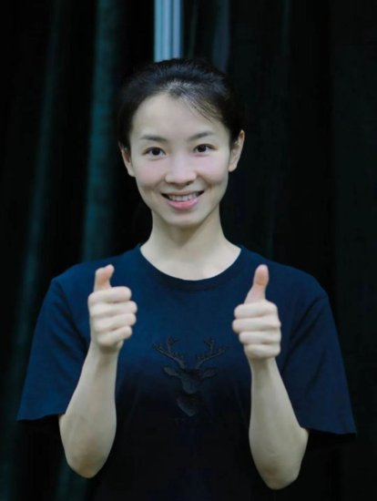 聋人教授郑璇和伙伴们的梦：让听障孩子用手语读《论语》诵唐诗