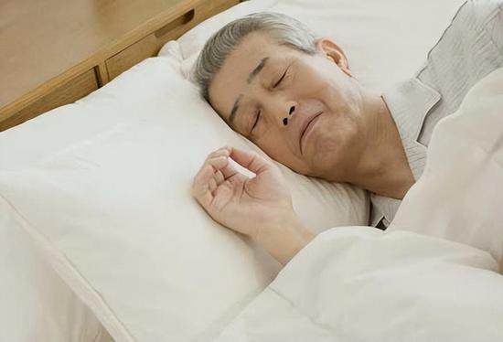 “8小时<em>睡眠</em>论”是错的？65岁以后，每天睡多久好？告诉你答案