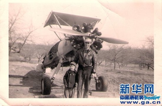 美71岁老牌特技飞行员：愿助梦想飞行的中国孩子冲上云霄