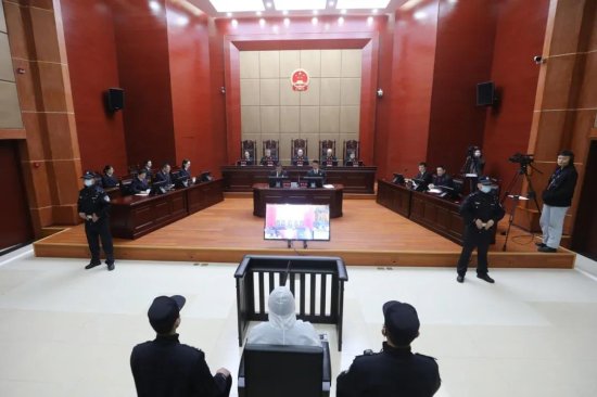 四川省人民检察院检察长冯键出庭支持抗诉一起性侵留守儿童案件