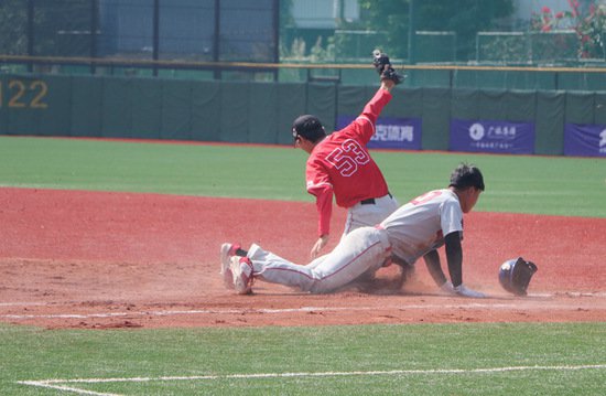 第一届全国学生（青年）运动会<em>棒球比赛</em>在桂林旅游学院落幕