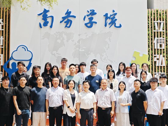 惠州城市职业学院商务学院：这些校友、实习生真优秀