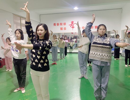 重庆垫江第八中学校落实“双减”政策 特色课后服务为学子减负
