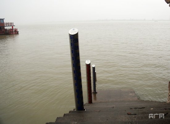 <em>鄱阳湖</em>水位今年首次突破12米枯水线