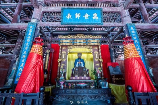 中国南方现存最<em>古老</em>的孔庙，不在大城市，而是在肇庆，造型像...