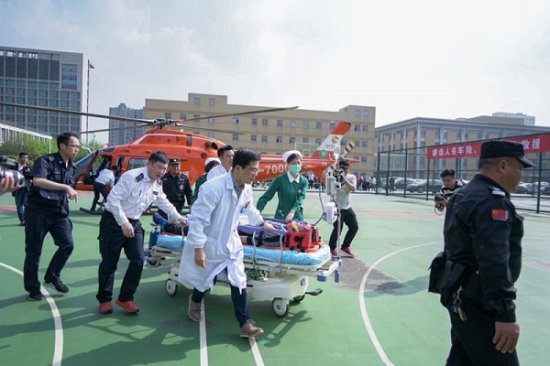 <em>常州地区</em>首次开展直升机应急模拟救援演练
