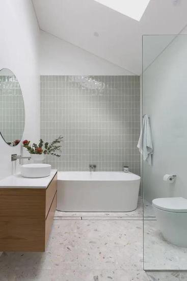 让你的小卫生间变身为豪华浴室？教你如何安装浴缸！