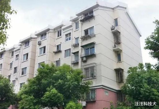 同事最近在上海买了500多万的房子，因为疫情一直居家办公，...
