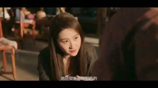 有人吐槽刘亦菲长得丑，其实她现在的容貌才是普通人最真实的...