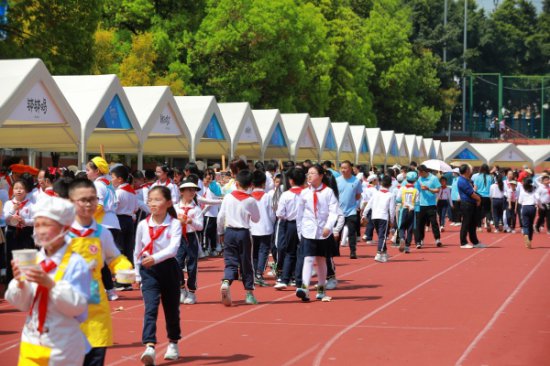 渝北区举行中小学劳动教育成果展示活动