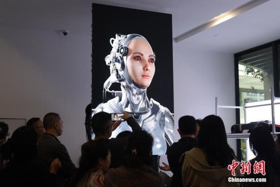 <em>浙江杭州</em>：首届中国数字艺术大展吸引民众体验