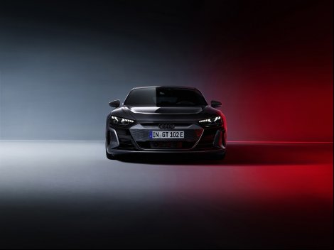 奥迪RS etron GT蕴含极致爆发力的纯电驱动，备受关注！