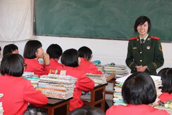 四问张桂梅创办的华坪女子高中“红色教育”