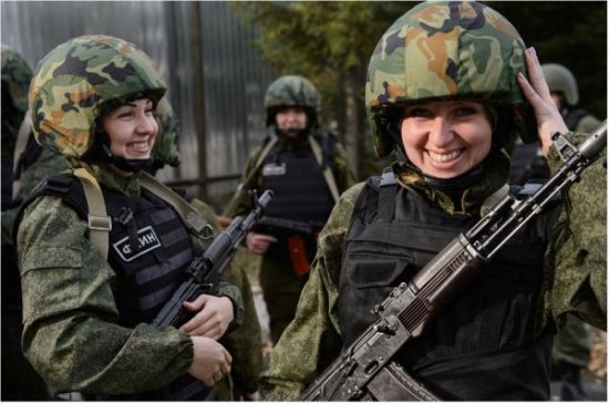 俄为女兵研发防弹衣：按胸围身高分8个型号