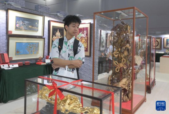 第四届中国工艺美术博览会在<em>福州</em>举行