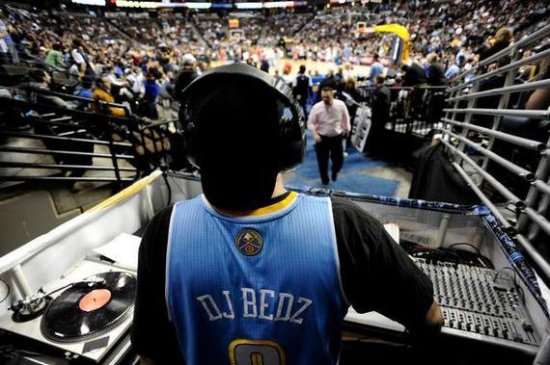 如果我是DJ<em>你会爱我吗</em>?看NBA的现场DJ文化