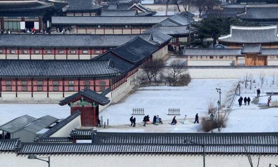 加热道路助韩国民众冬季平安出行