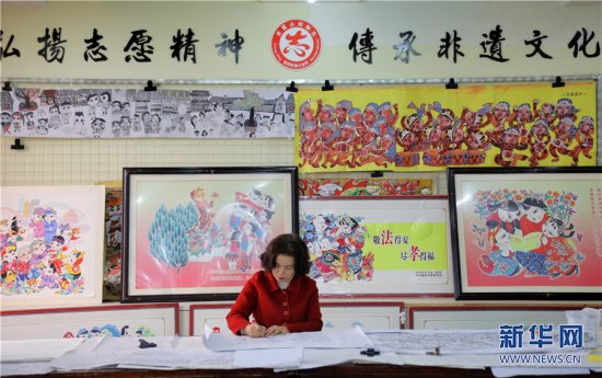 40年画迹未干 莫绍萍和她的“梁平木版年画梦”