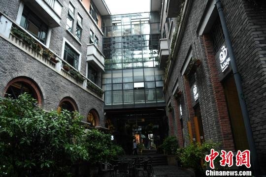 重庆渝中区闲置老旧楼宇改造升级 打造产业经济