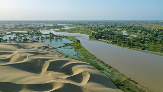 نهر تاريم<em> ...</em> ممر مائي أخضر في الصحر...