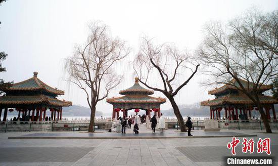 皇家园林“寻龙记”：中国唯一双面九龙壁藏着多少龙？