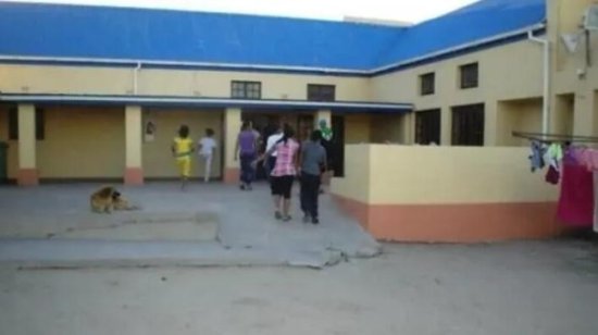 南非小偷一砖一瓦偷走学校 6个月后只剩下<em>水泥地板</em>