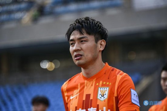 东体：吴兴涵不在泰山一线队名单，他很可能会出国踢球