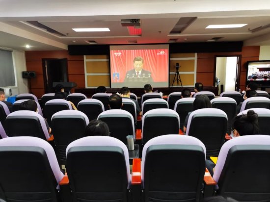 柳北法院组织集中收看党的二十大开幕会