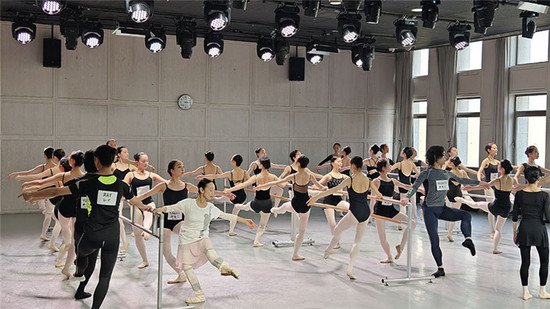 75岁日本<em>芭蕾舞蹈</em>家森下洋子再跳“白毛女”