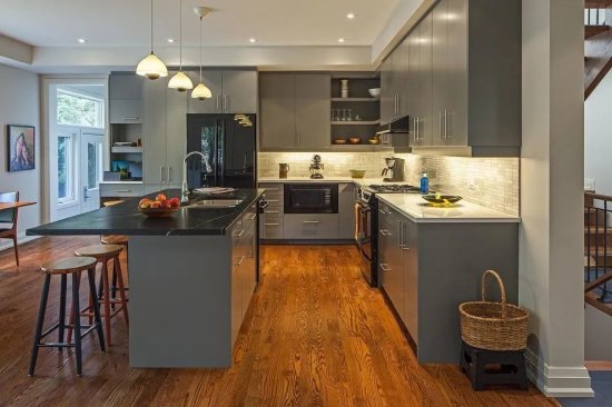 你家的<em>厨房</em>是怎么设计的？做<em>二字型</em>的，洗切和烧菜转个身就完成